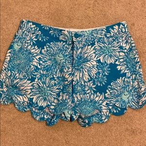 Lilly Pulitzer the buttercup short size 2